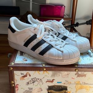 Adidas superstars